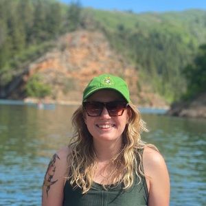 Meet your Posher, Madeline